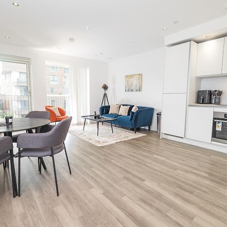 City Escape - Royal Wharf Лондон Екстериор снимка